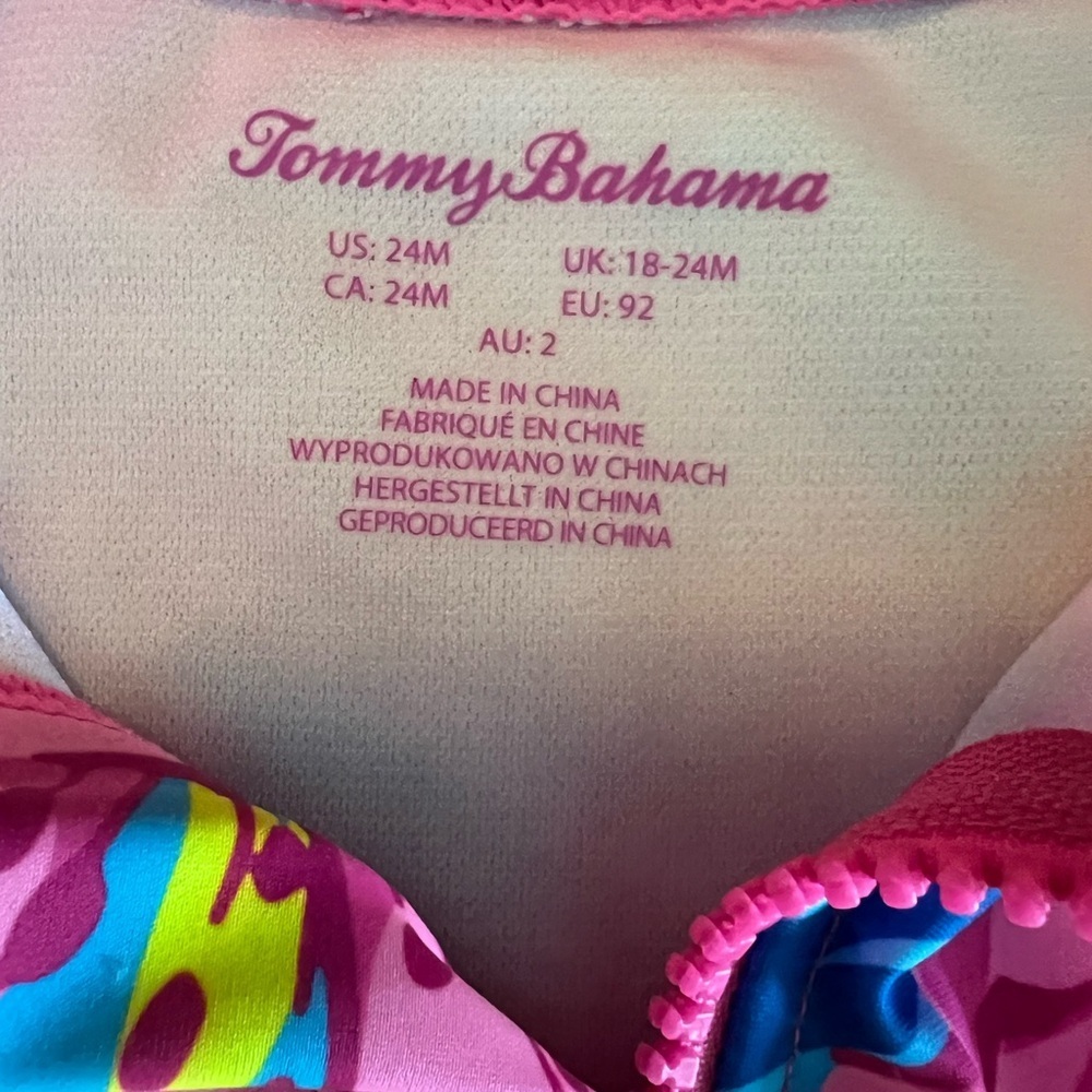Tommy Bahama Pink Bow Pattern Long-Sleeve Ruffle One-Piece Rashguard - Picture 6 of 7